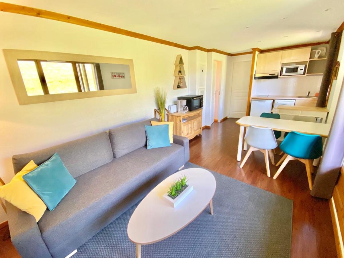 Super-besse T2 Avec Piscine Chauffee & Parking Couvert Apartment Besse-et-Saint-Anastaise